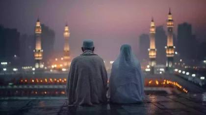 印度 宗教信仰者 清真寺前的宁静瞬间