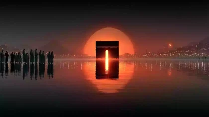 宗教圣地 水面倒影神圣场景商用素材