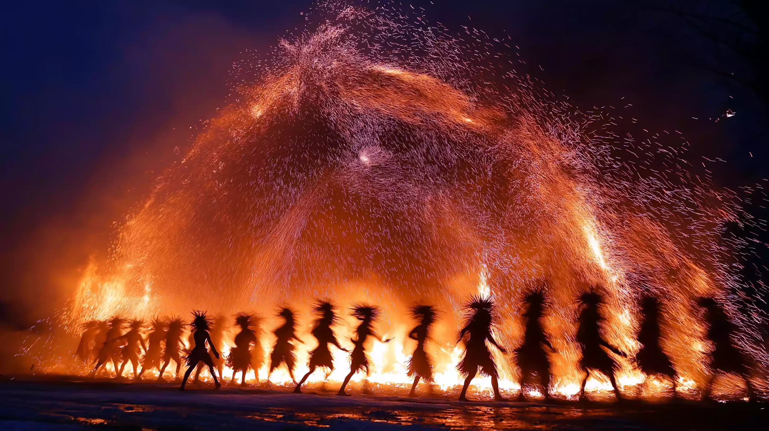 苗族・巫舞仪式・火纹跃动